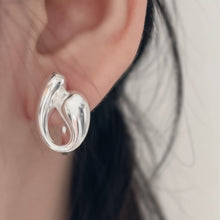 Load image into Gallery viewer, 925 Bold U Earring