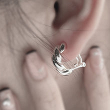 Load image into Gallery viewer, 925 Croissant Earring