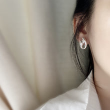 Load image into Gallery viewer, 925 Bold U Earring