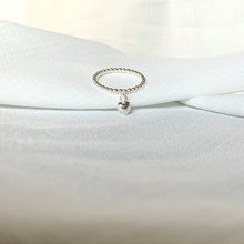 Load image into Gallery viewer, 925 Heart Charm Ring
