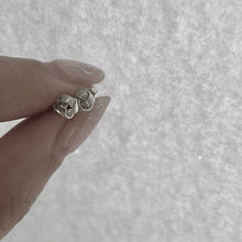 Load image into Gallery viewer, 925 Dainty Knot Earring
