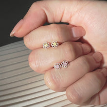 Load image into Gallery viewer, 925 Hena Stud Earring
